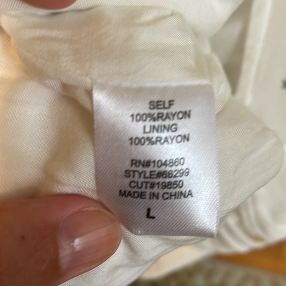 Chloe and Katie White Floral Romper Size L - Picture 4 of 4